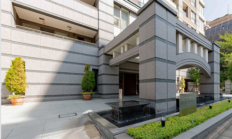 水景と豊かな緑を配した＜三番町パークテラス桜苑＞