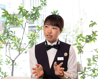 アンリ・シャルパンティエ 店員の井村さん