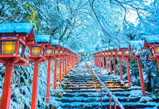 雪積もる京都