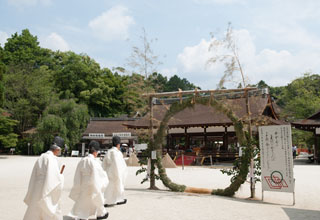 夏を迎える行事「夏越の祓」