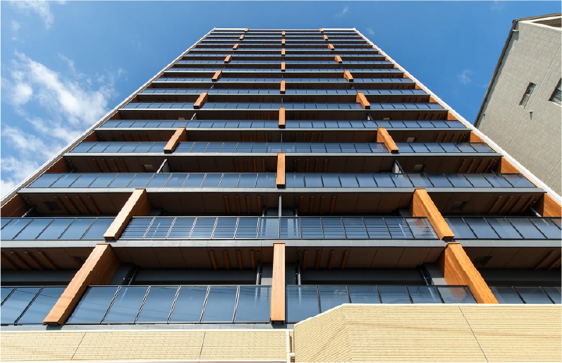 外装に木材を取り入れたマンション外観