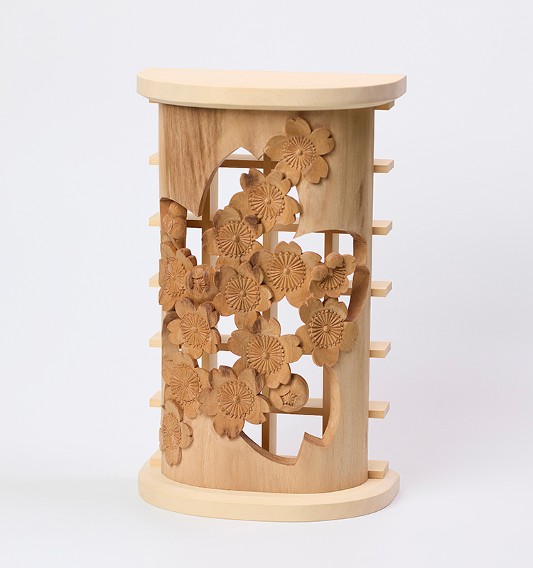 技術を⽣かした⽊彫作品