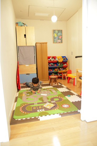 リビングダイニングの隣室を洋室にし、現在は子供部屋になっている