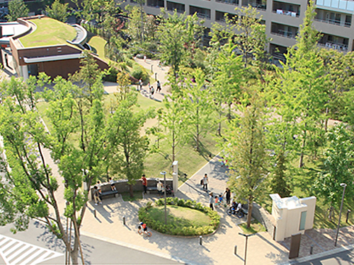 地域に開放されたセントラルガーデン