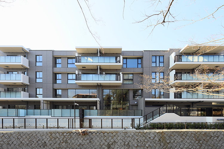 裏側とされてきた北側線路沿いに、新しい都市景観を実現