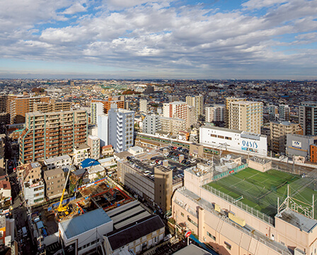 中間免震タワーマンション『ザ・パークハウス 浦和タワー』からの風景。眼下に浦和の街が広がる。