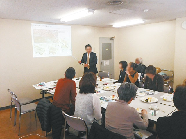 建物計画の勉強会風景。