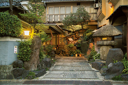 かつてこの地にあった純和風旅館『朝陽館本家』