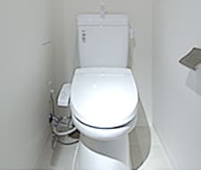 多彩な機能を備えたLIXIL社の「シャワートイレ」