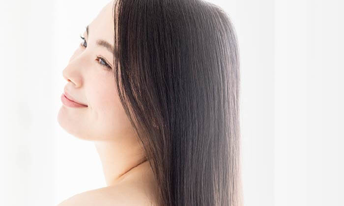 髪の長い女性