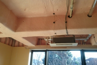 吹増した断熱材