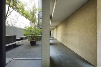 豊かな採光を取り込みながら高いプライバシー性も確保