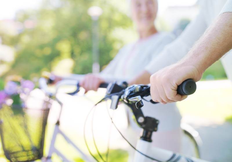 自転車に乗る様子