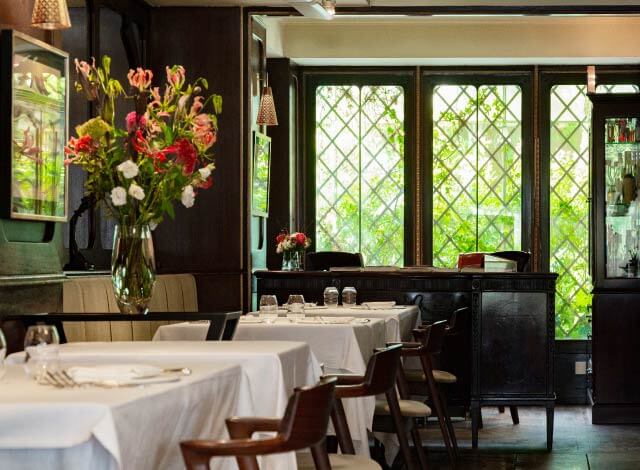 Volo Cosi 内観（テーブル）