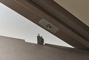 ソフトクローザー開き戸