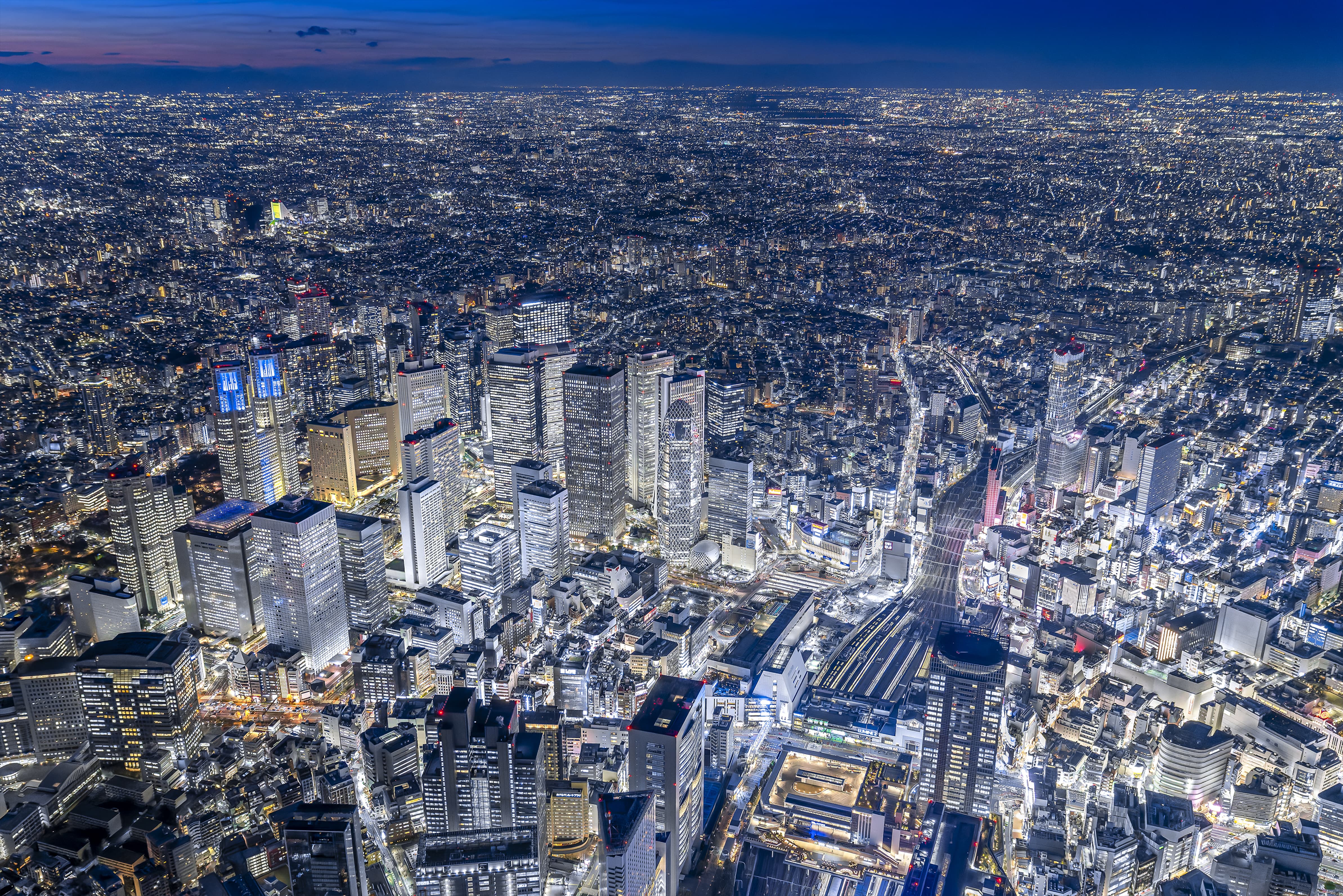 新宿駅周辺航空写真（2024年3月撮影）