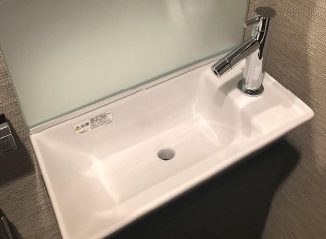 トイレ手洗いカウンター