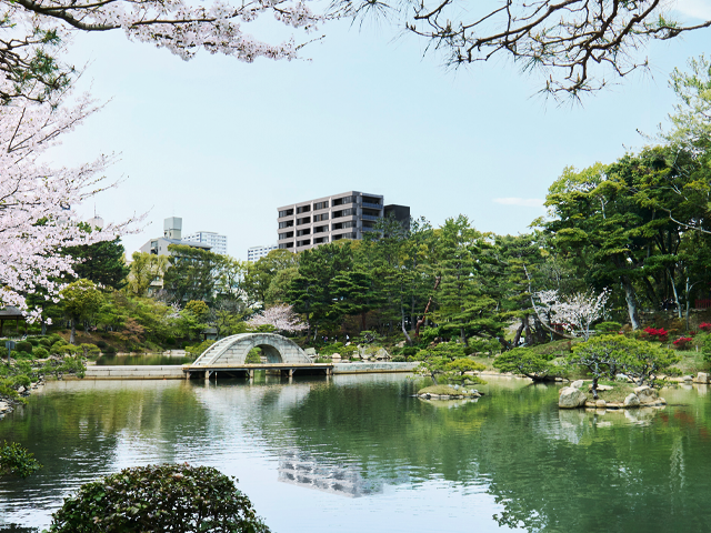 縮景園から望む外観完成予想CG