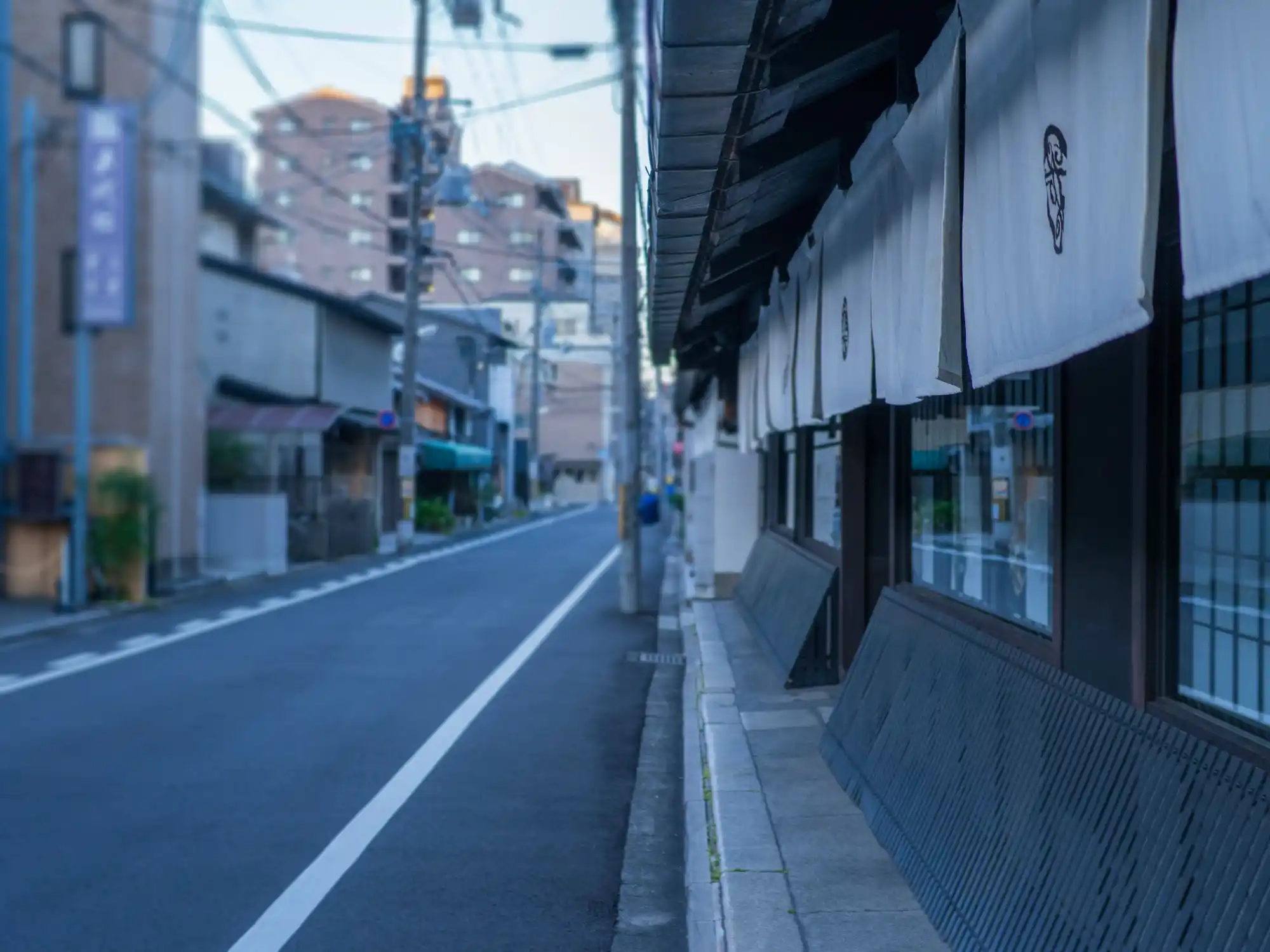 室町通　（徒歩3分／約230m）