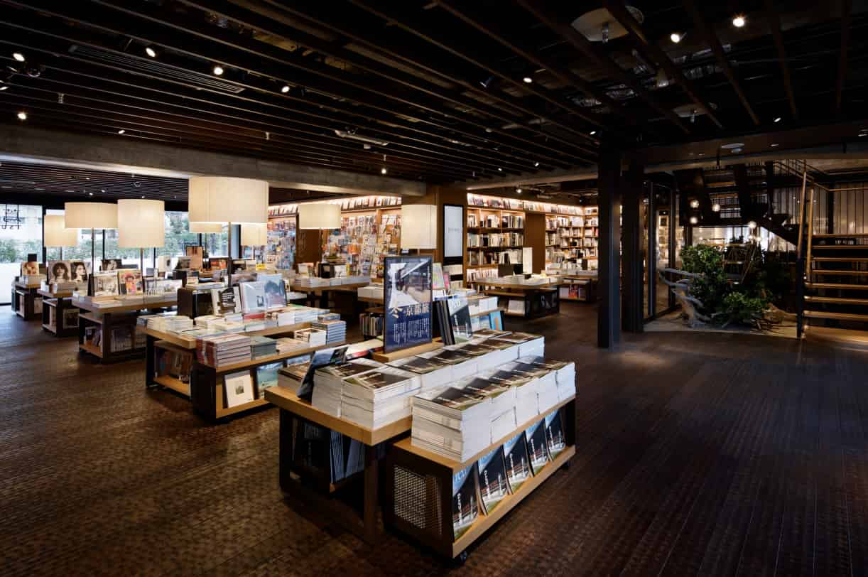 京都岡崎 蔦屋書店（徒歩9分/約710m）