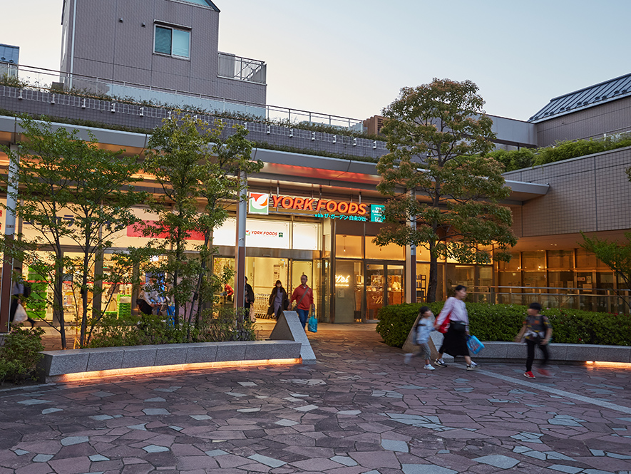 ヨークフーズ with ザ・ガーデン自由が丘 新宿富久店