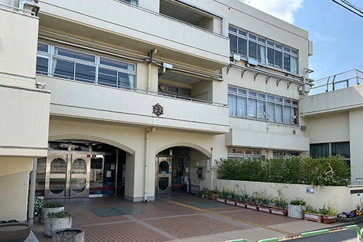 富久小学校（徒歩6分／約410m）