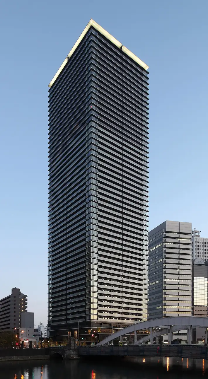 ザ・パークハウス 中之島タワー（大阪府大阪市北区／総戸数894戸／2017年竣工）