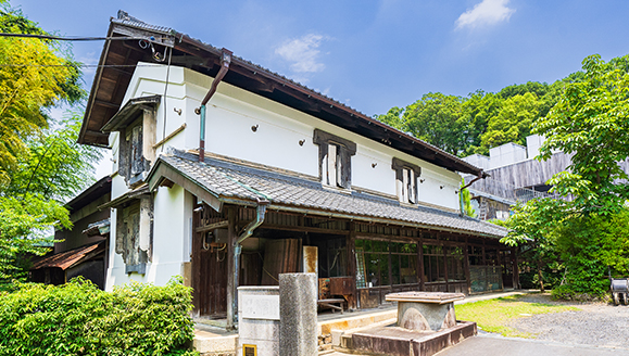 横浜市認定歴史的建造物 中山恒三郎家店蔵（徒歩9分／約710m）※非公開