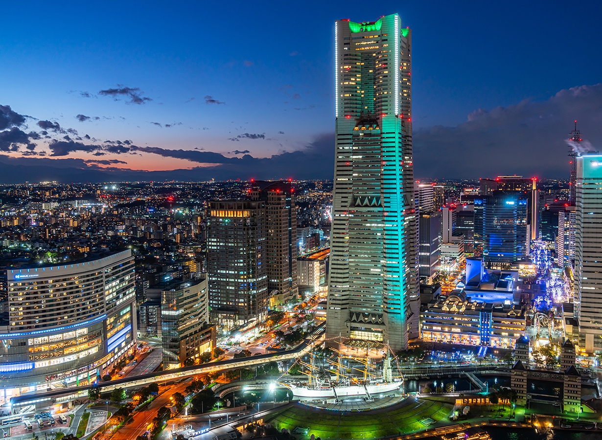 横浜ランドマークタワー（徒歩25分／約1,960m）