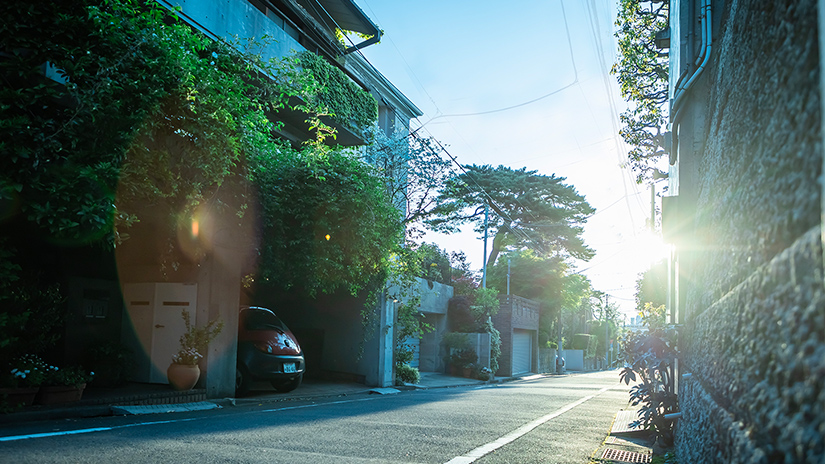 現地周辺の住宅街（徒歩5分／約330m）