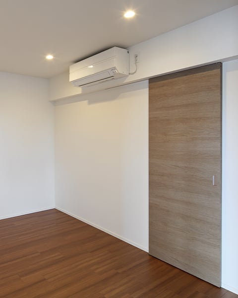 エアコン完備の洋室
