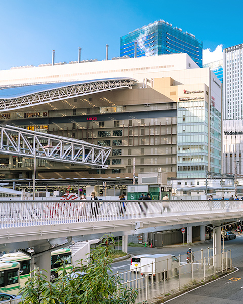 「江坂」駅徒歩4分、梅田へ直通10分