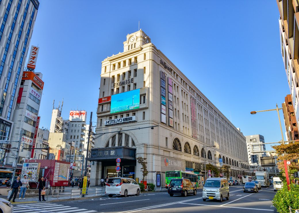 浅草駅周辺の街並み