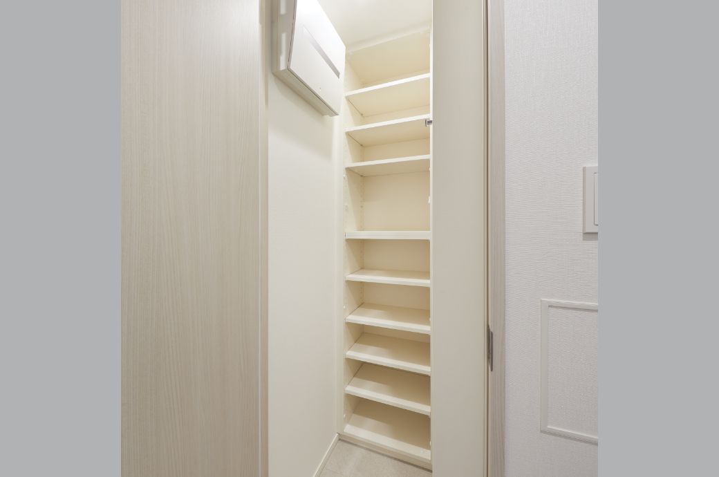 Shoes Closet