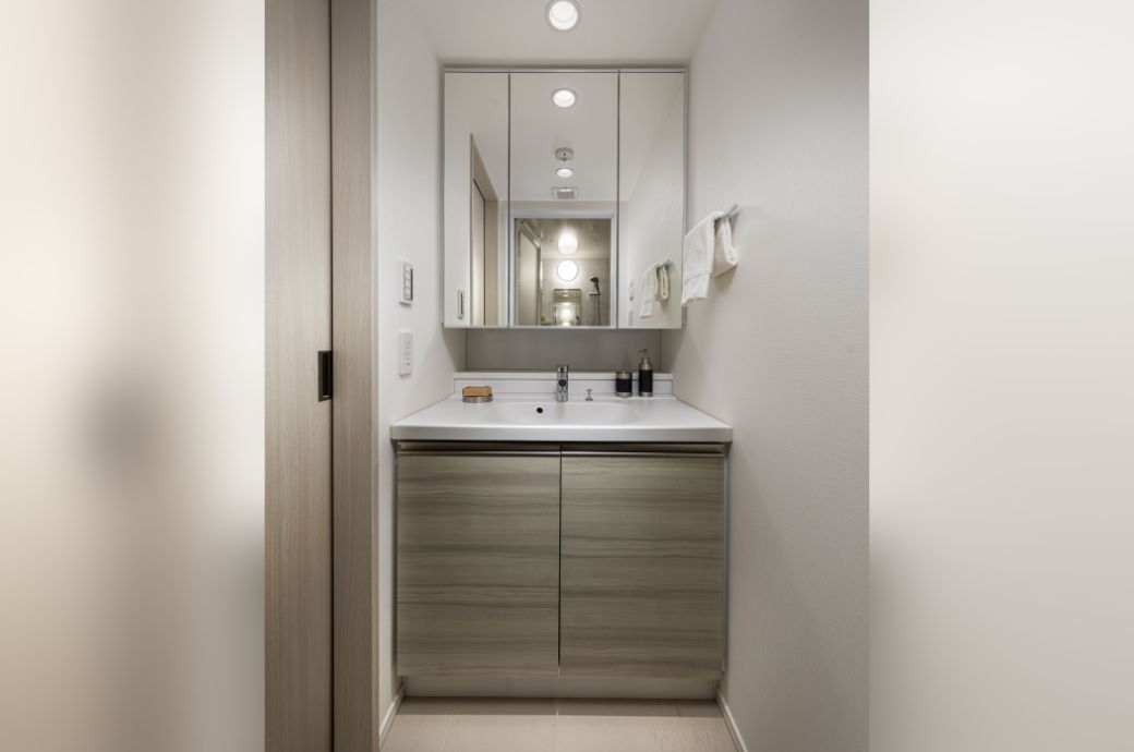 Powder room